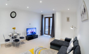 Cosy 1 Bed Apartment in Centre of St Albans - Free Parking - 5 min walk to St Albans city centre & Railway station - Big Savings on Longer Stays!!